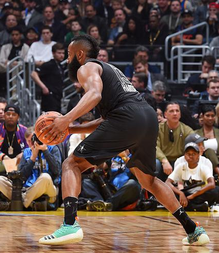 而此役中 而此役中