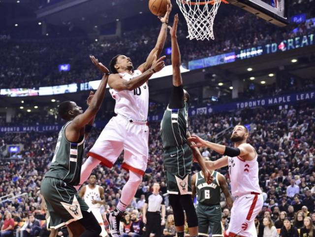 毫不犹豫地 毫不犹豫地