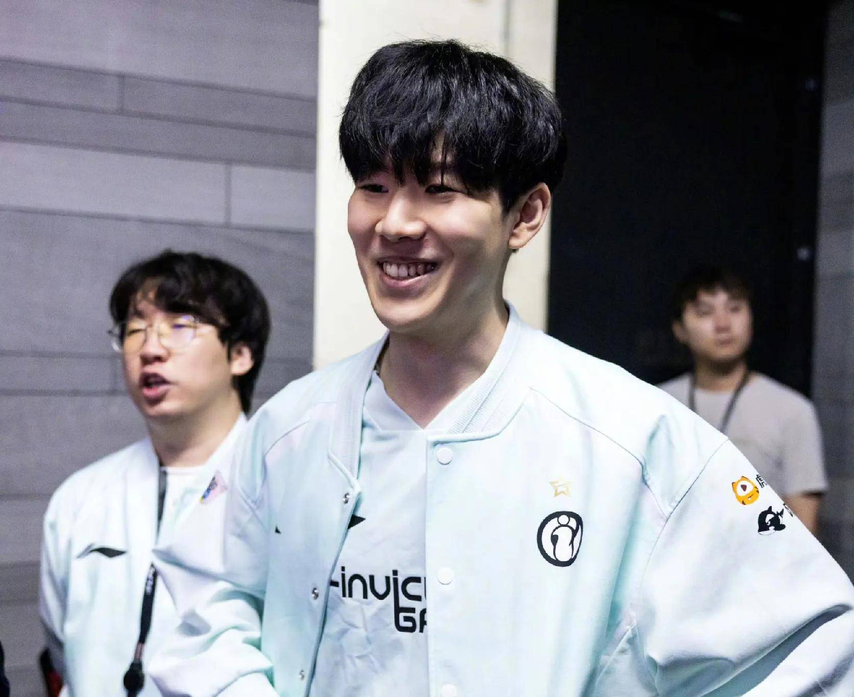 这让他的长 这让他的长